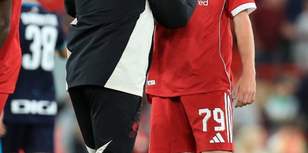 利物浦主帅斯洛特谈转会：是否签下伊萨克？