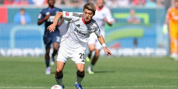 3-1，27岁日本球星闪耀德甲：飙无敌世界波 双响炮，率队升至第一